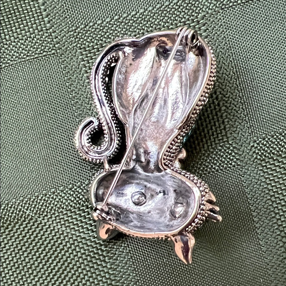 Sparkling Blue & Green Cat Brooch - Crystal Encrusted Cat Pin - Picture 5 of 7